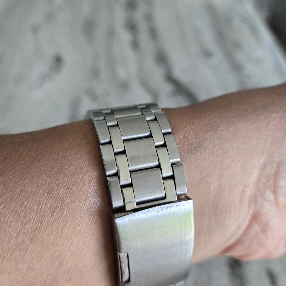 Michael Kors Green Men's Women's Watch - Picture 3 of 3